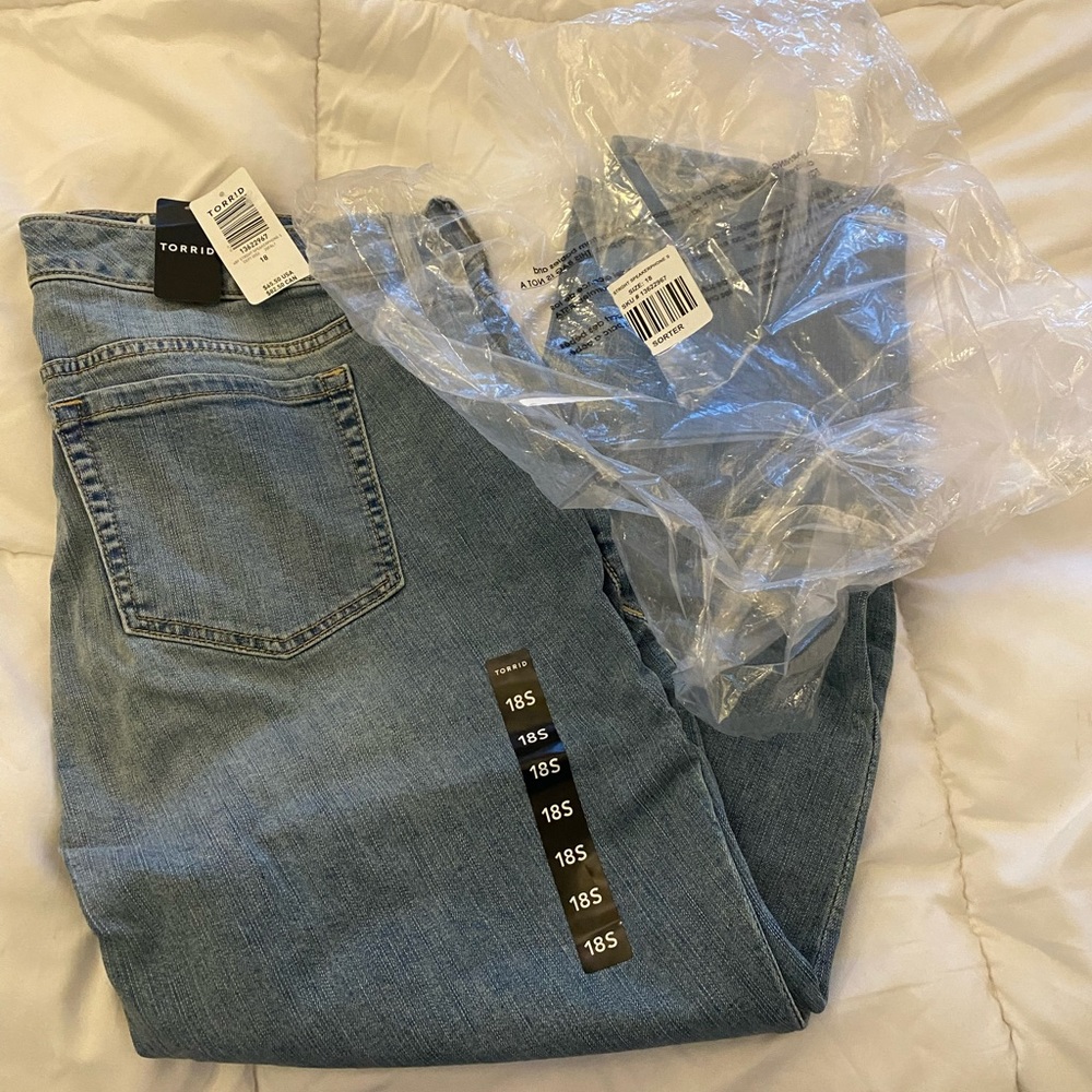 Nwt torrid brand first at fit size 18s blue jeans- never worn.